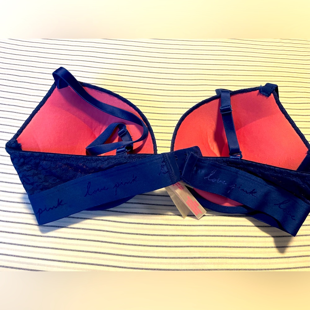 Good condition. Never used. Pink Victoria Secret super push up bra